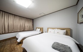 Pohang Yeongildae Hotel Lily