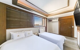 Pohang Yeongildae Hotel Lily