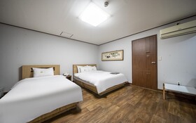 Pohang Yeongildae Hotel Lily