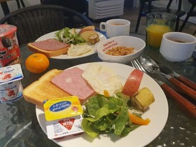 Vallas Hotel & Guest