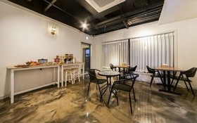 Vallas Hotel & Guest