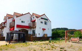 Seocheon Red Windmill Attiang Pension