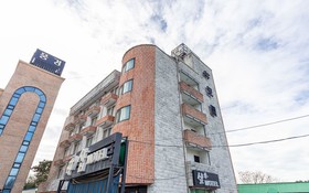 Sharp Motel