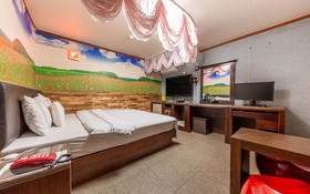 Sharp Motel