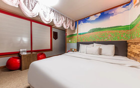 Sharp Motel