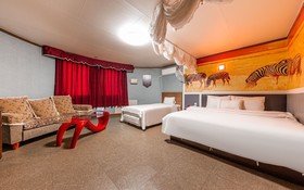 Sharp Motel