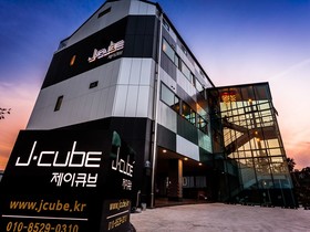 J Cube