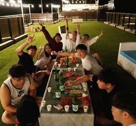 Jeju Ghetto Guest House Party