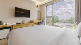 Jeju Maru Hotel & Cafe