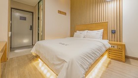 Jeju Maru Hotel & Cafe