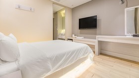 Jeju Maru Hotel & Cafe