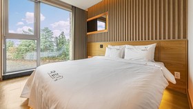 Jeju Maru Hotel & Cafe