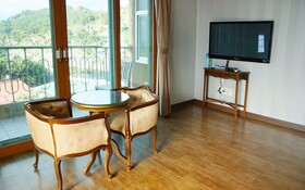 Jeju Oedolgaenara Pension & Guesthouse