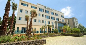 Hotel The Grang Jungmun