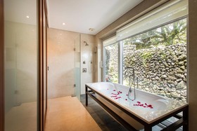 Seaes Hotel & Resort