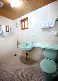 Jeju Kidsgajok Badatgahauseu