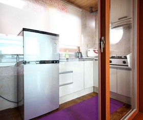 Jeju Kidsgajok Badatgahauseu