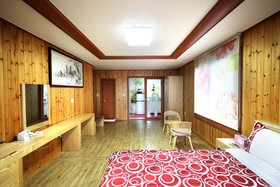 Jeju Kidsgajok Badatgahauseu