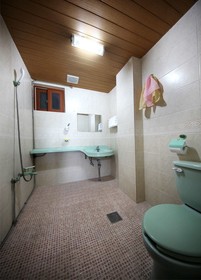 Jeju Kidsgajok Badatgahauseu