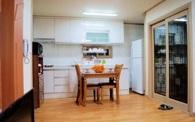 Seoguipo Lucky Clover Pension