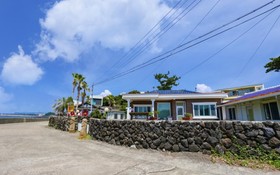Seogwipo Bangulpungdengi Pension