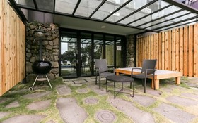 Seogwipo Black Land Lace Spa Pension