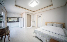 Seogwipo Jeju Mido Pension