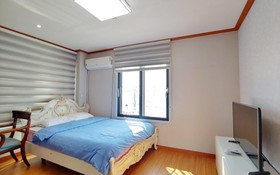 Seogwipo Jijunghae Pool Villa Pension