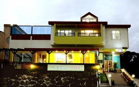 Seogwipo Jijunghae Pool Villa Pension