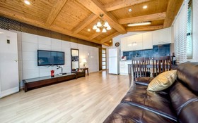 Seogwipo Jungmun Happy Sketch Pension