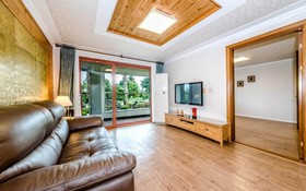 Seogwipo Jungmun Happy Sketch Pension