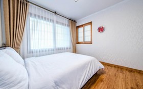 Seogwipo Jungmun Happy Sketch Pension