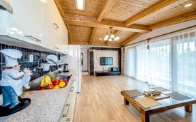 Seogwipo Jungmun Happy Sketch Pension