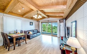 Seogwipo Jungmun Happy Sketch Pension