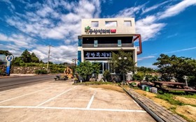 Seogwipo Poonghyang Village Pension