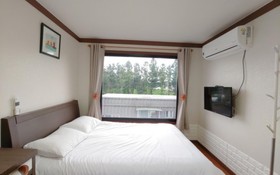 Seogwipo Shineville Pension