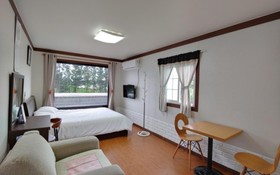 Seogwipo Shineville Pension