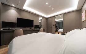 Bundang Breeze Hotel