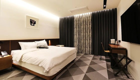 Kynd Hotel