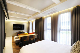 Kynd Hotel