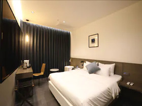 Kynd Hotel