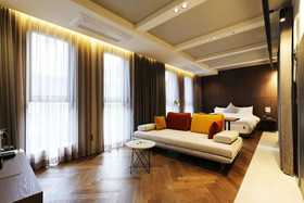 Kynd Hotel