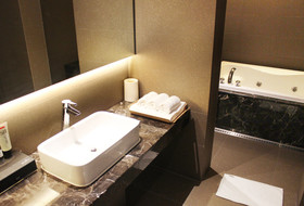 Vine Hotel