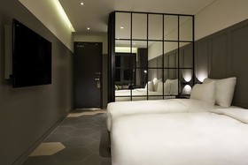 9 Brick Hotel