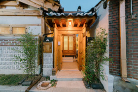Adam Hanok