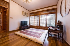 Bonum 1957 Hanok Stay and Hotel