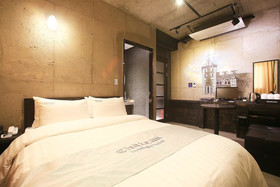 Chateau Hotel