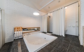 Cheonho Hotel August