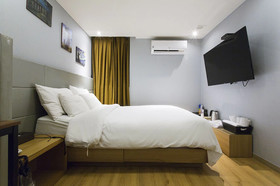 Cookie Hotel