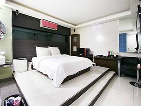 Hotel Bom